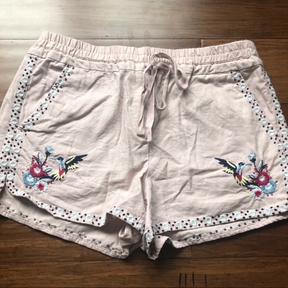 LOFT Pants - Loft Pink Embroidered Hummingbird Shorts